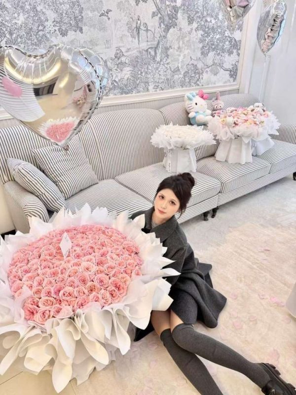 推荐5⭐️ 2219滨江163 地址：江南天街商业中心-日更选人